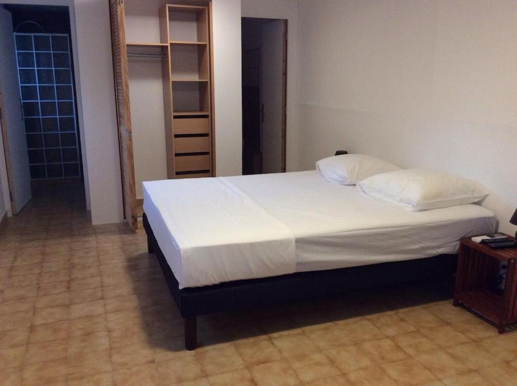 Confortable T1 Le Gosier, Wi-Fi, Piscine Dans Gite Le Gosier (Grande-Terre) Exterior foto